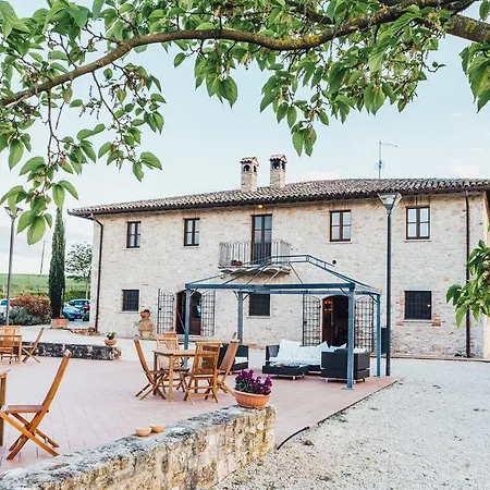 Casale Il Pisciarello Farmház