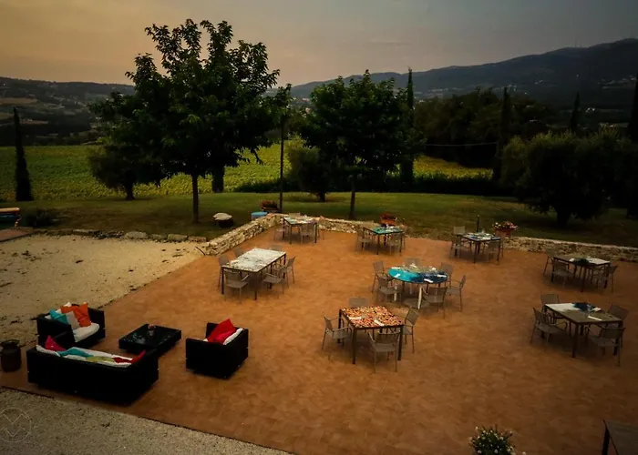 Casale Il Pisciarello ファームステイ マッサ・マルターナ